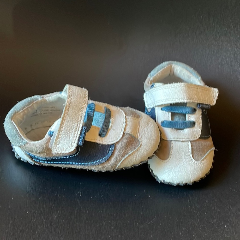 Baby shoes by pediped with leather soles. Size 5-6 or 18-24 months